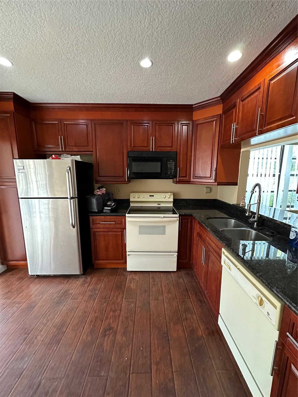 WEDGEWOOD - Residential
