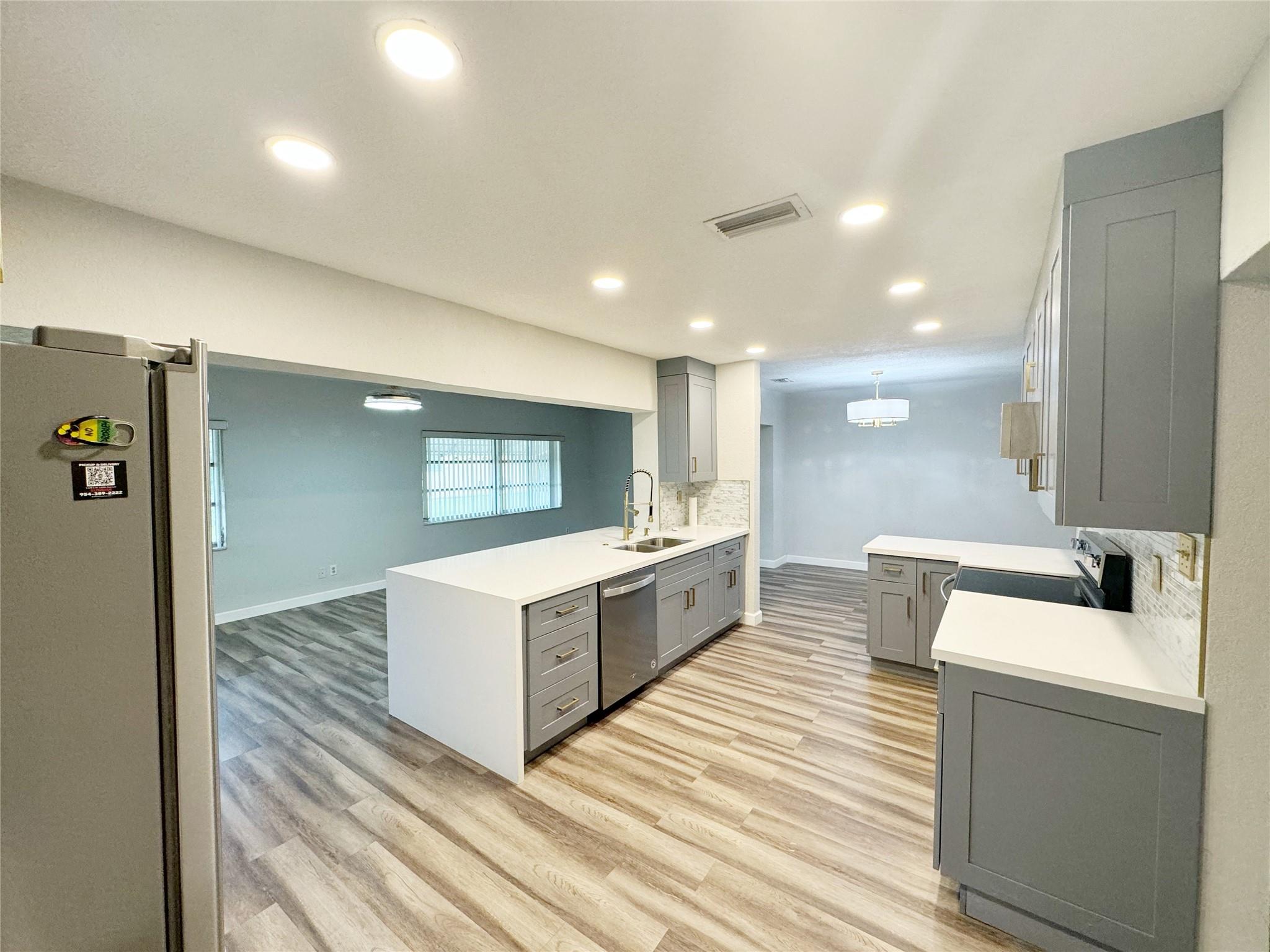 WESTWOOD COMMUNITY 3 - Residential Lease