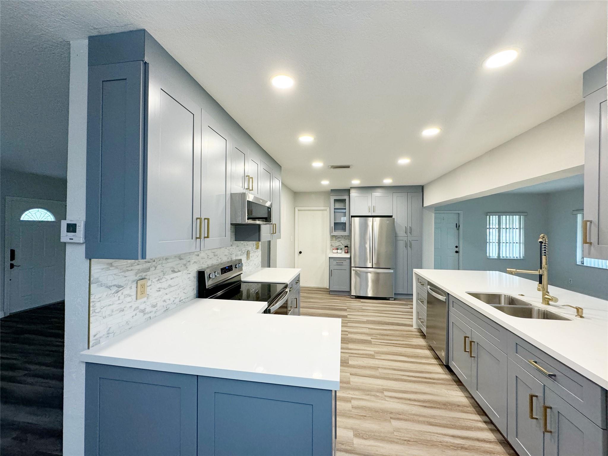 WESTWOOD COMMUNITY 3 - Residential Lease