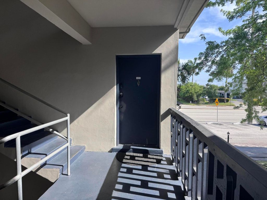 Photo of 1150 E Sample Road, Pompano Beach, FL 33064 (MLS # B26015391)