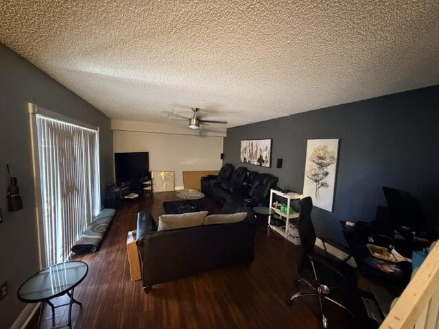 VILLAGE OF SANDALWOOD LAKES 3 - Residential