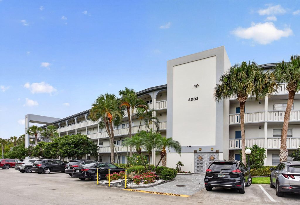 Photo of 3002 Portofino Isle #E3, Coconut Creek, FL 33066 (MLS # B26026295)