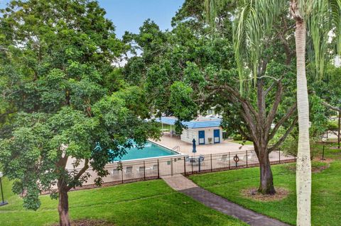 Tiny photo for 3002 Portofino Isle #E3, Coconut Creek, FL 33066 (MLS # B26026295)
