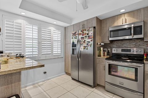 Tiny photo for 3002 Portofino Isle #E3, Coconut Creek, FL 33066 (MLS # B26026295)