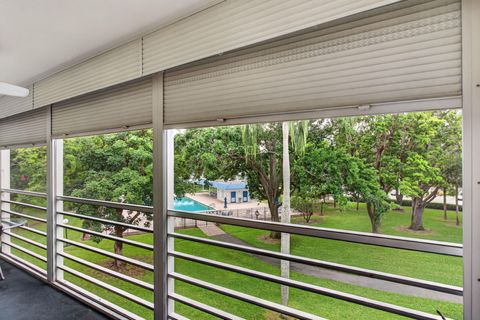 Tiny photo for 3002 Portofino Isle #E3, Coconut Creek, FL 33066 (MLS # B26026295)