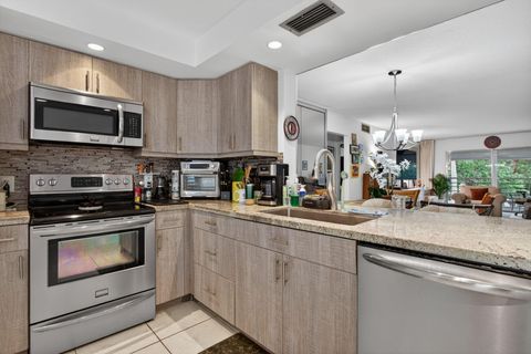 Tiny photo for 3002 Portofino Isle #E3, Coconut Creek, FL 33066 (MLS # B26026295)