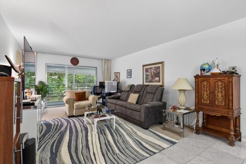 Tiny photo for 3002 Portofino Isle #E3, Coconut Creek, FL 33066 (MLS # B26026295)