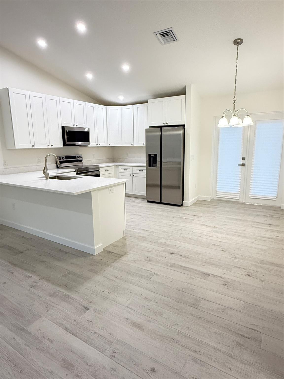 Oslo Park Unit 5 - Residential Lease