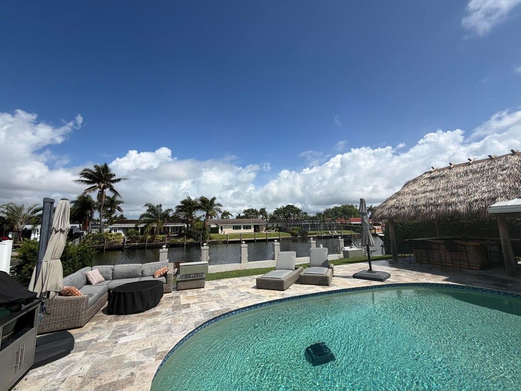 Photo of 919 SE 10th Street, Pompano Beach, FL 33060 (MLS # B26024907)