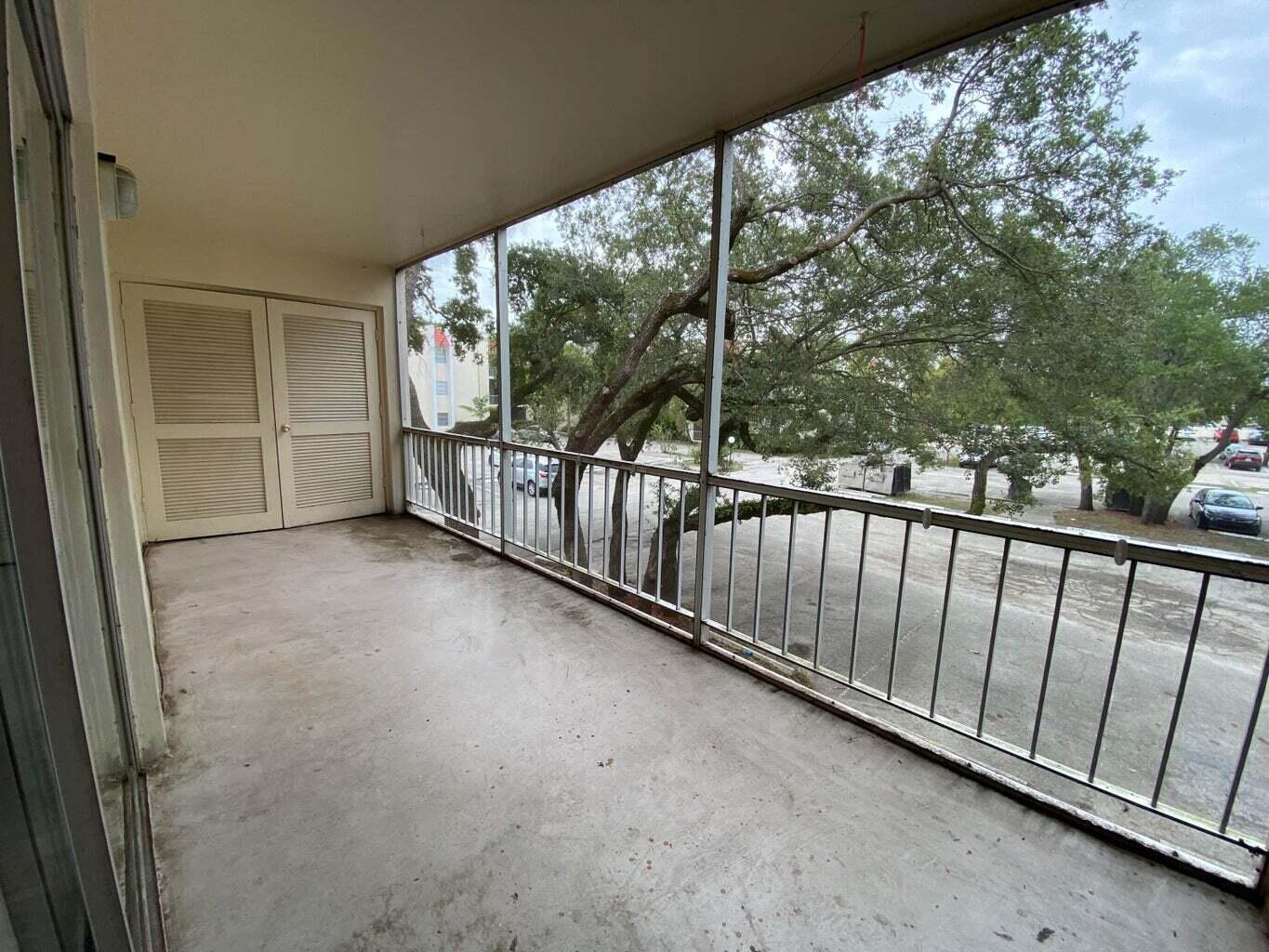 Spanish Oaks - Residential