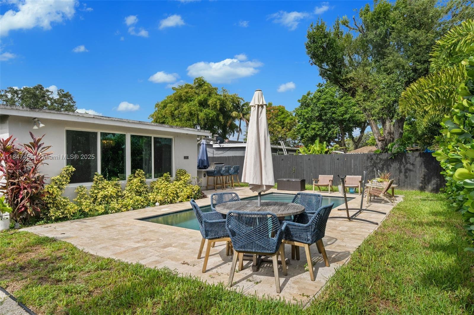 Driftwood Plaza 3 53-13 B - Residential