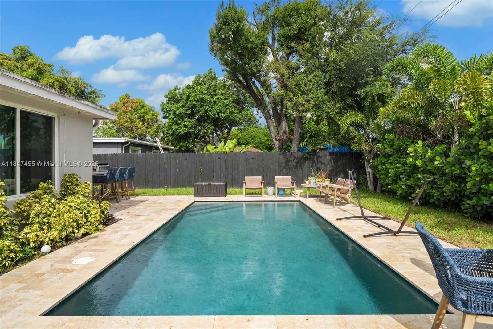 Driftwood Plaza 3 53-13 B - Residential