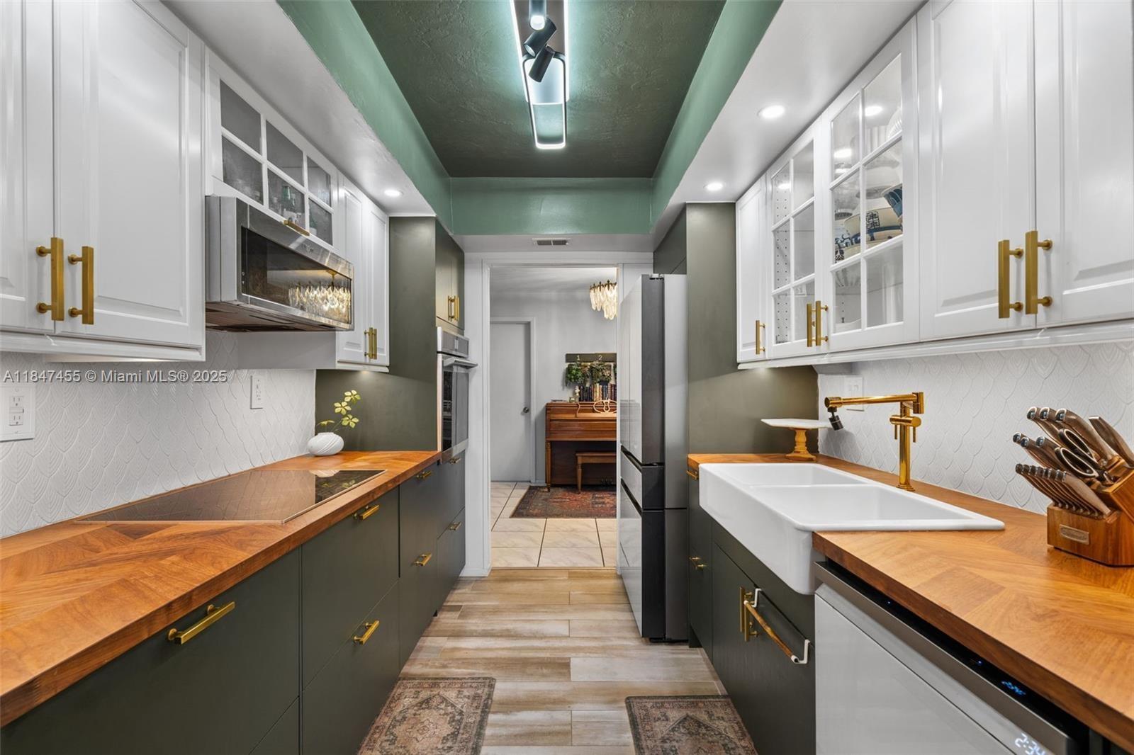 Driftwood Plaza 3 53-13 B - Residential