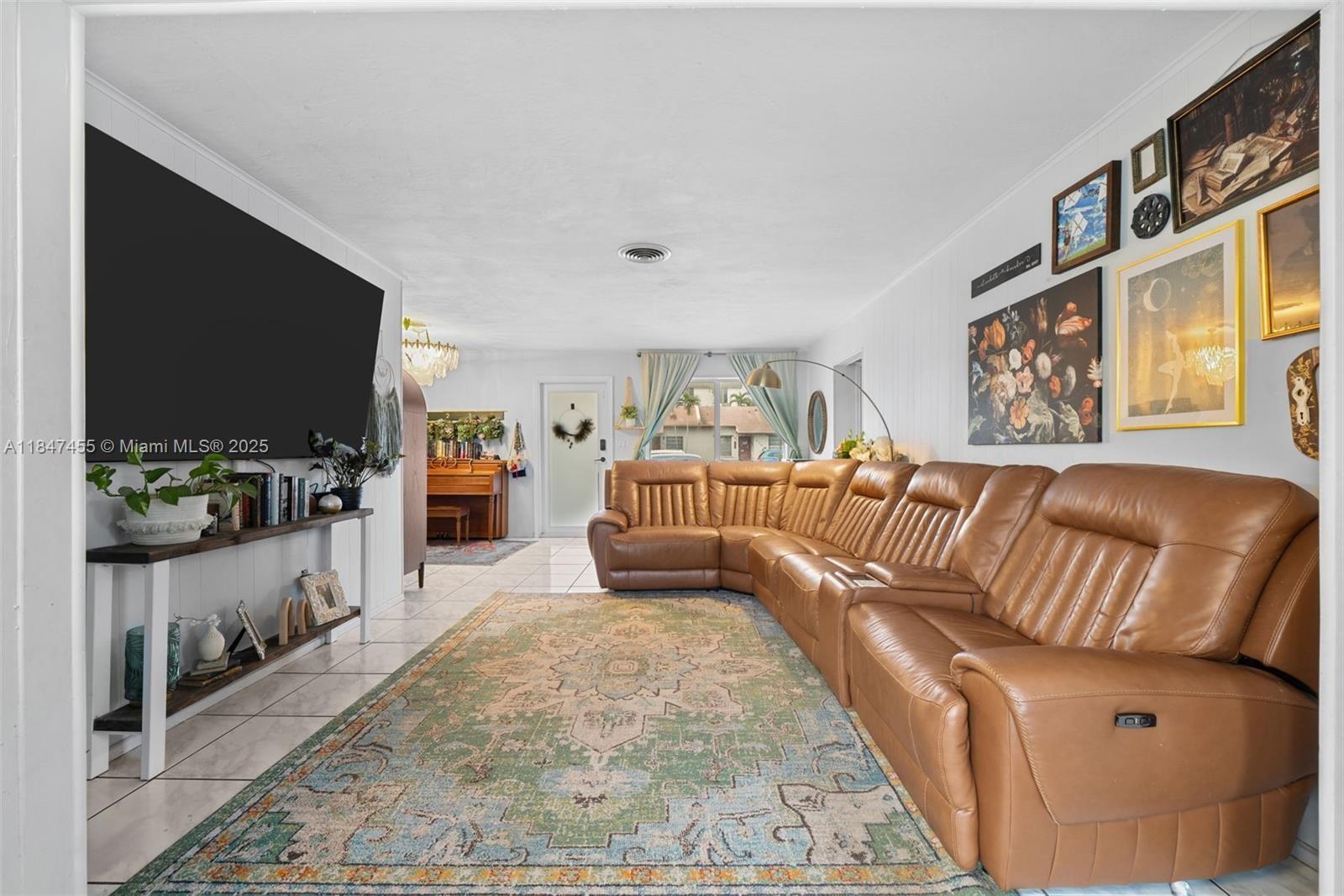 Driftwood Plaza 3 53-13 B - Residential