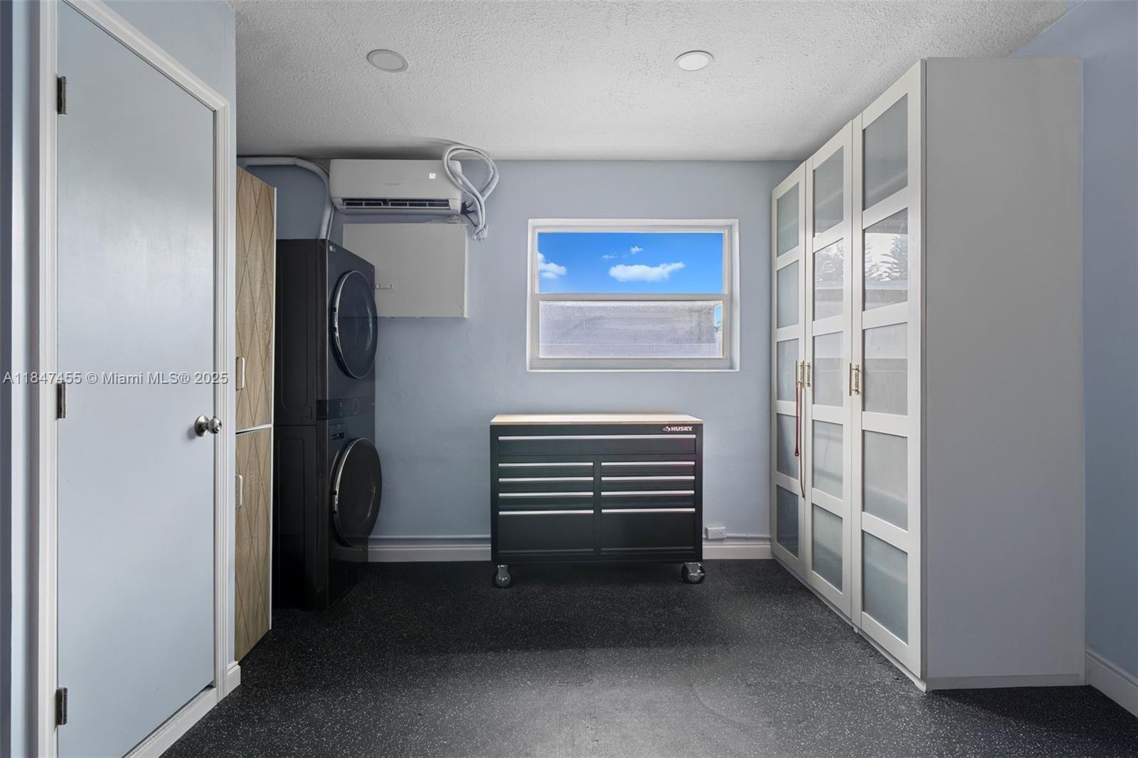 Driftwood Plaza 3 53-13 B - Residential