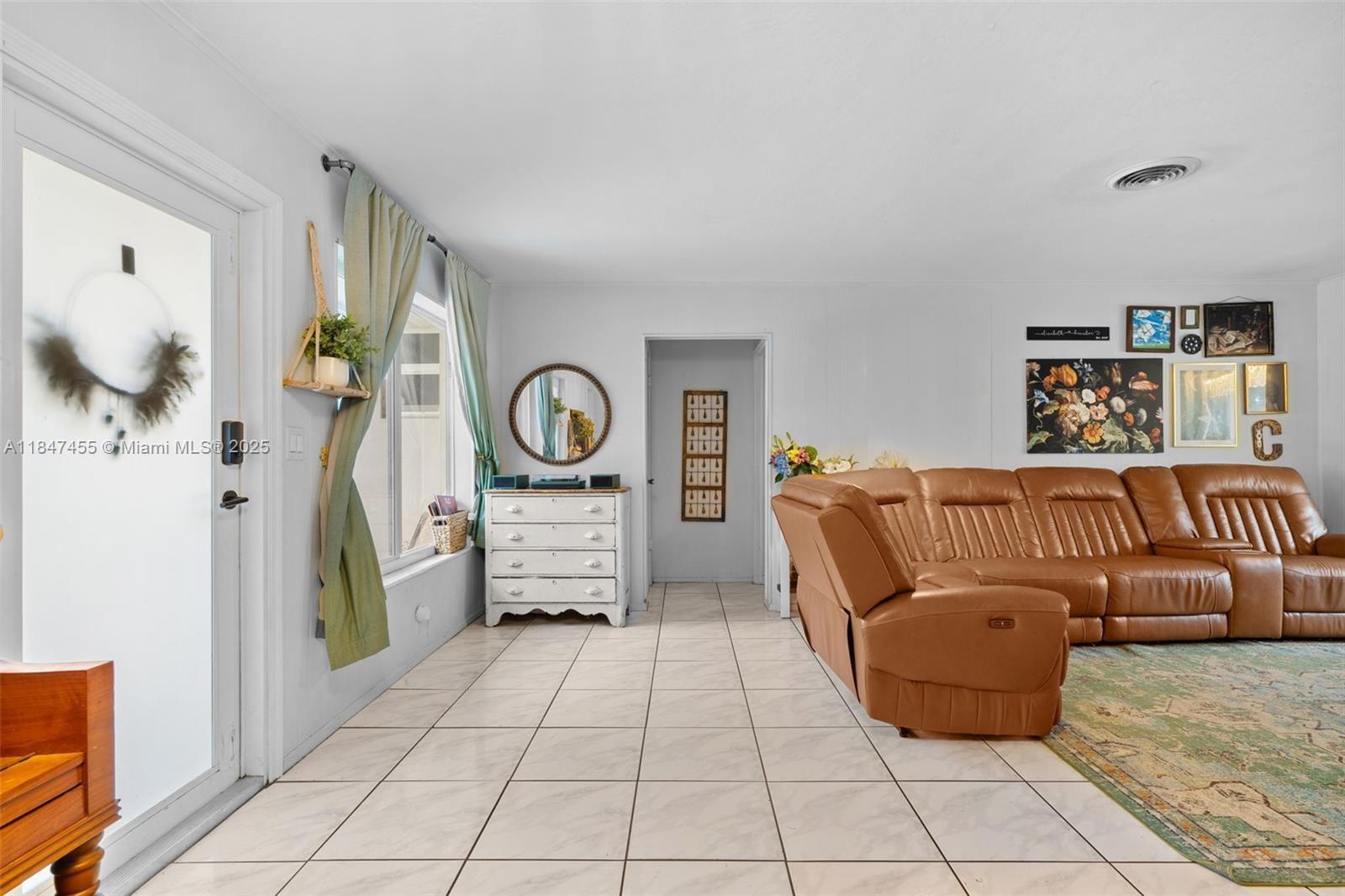 Driftwood Plaza 3 53-13 B - Residential