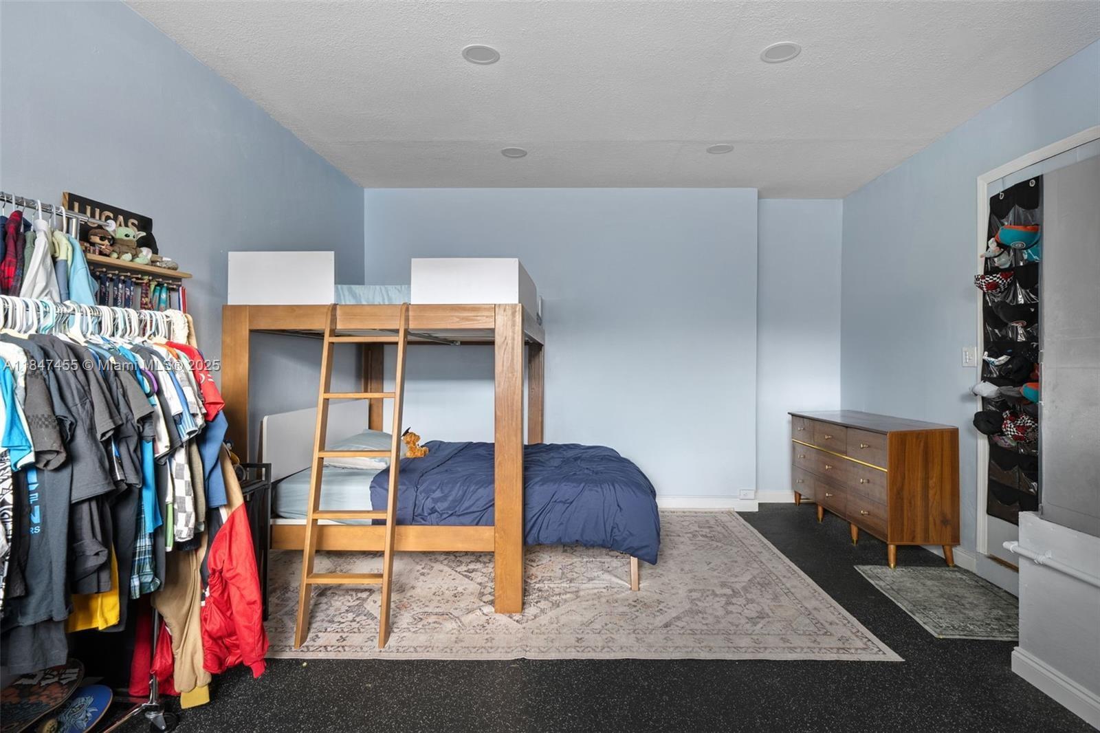 Driftwood Plaza 3 53-13 B - Residential