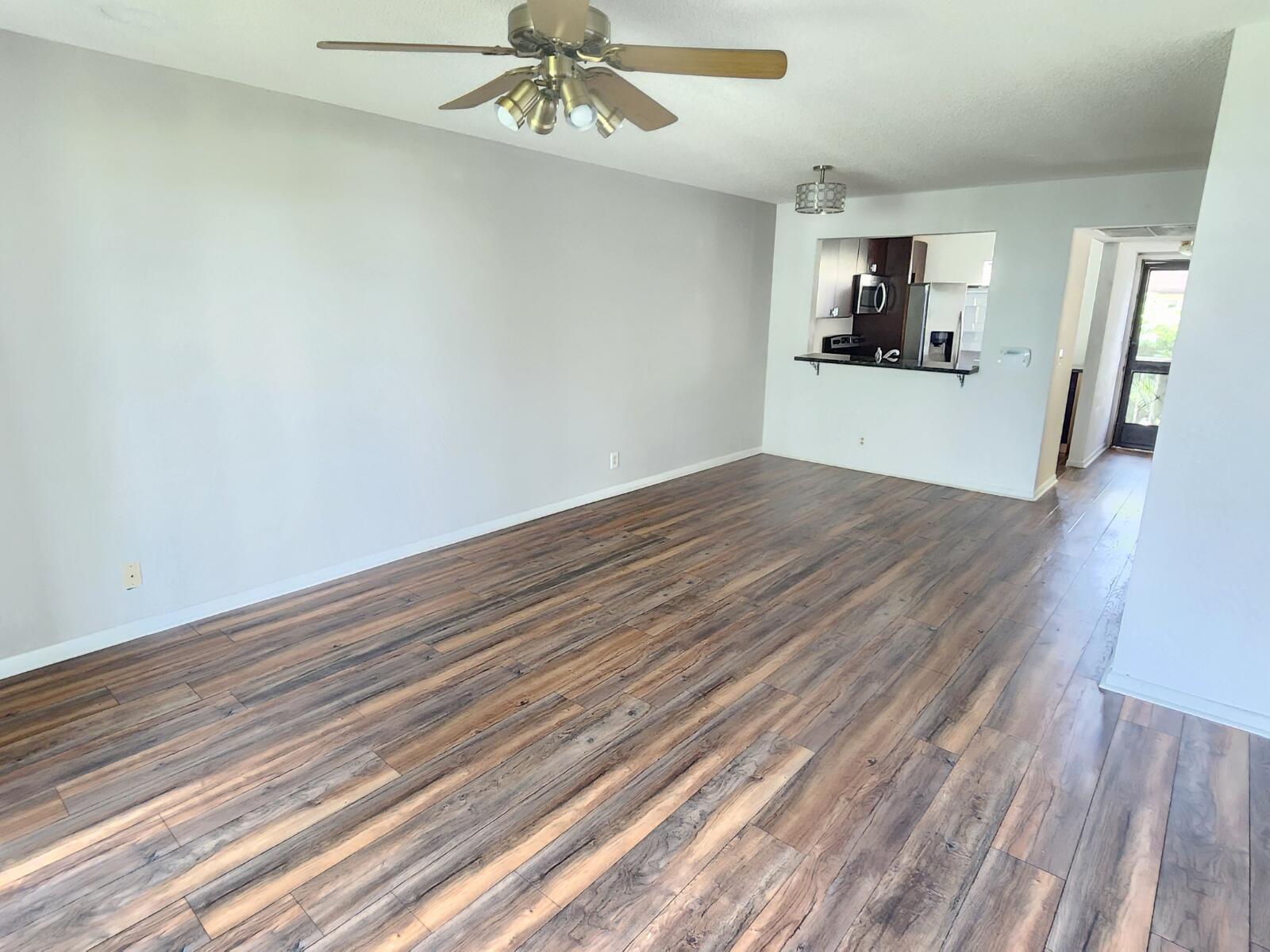 LUCERNE LAKES GOLF COLONY COND - Residential Lease