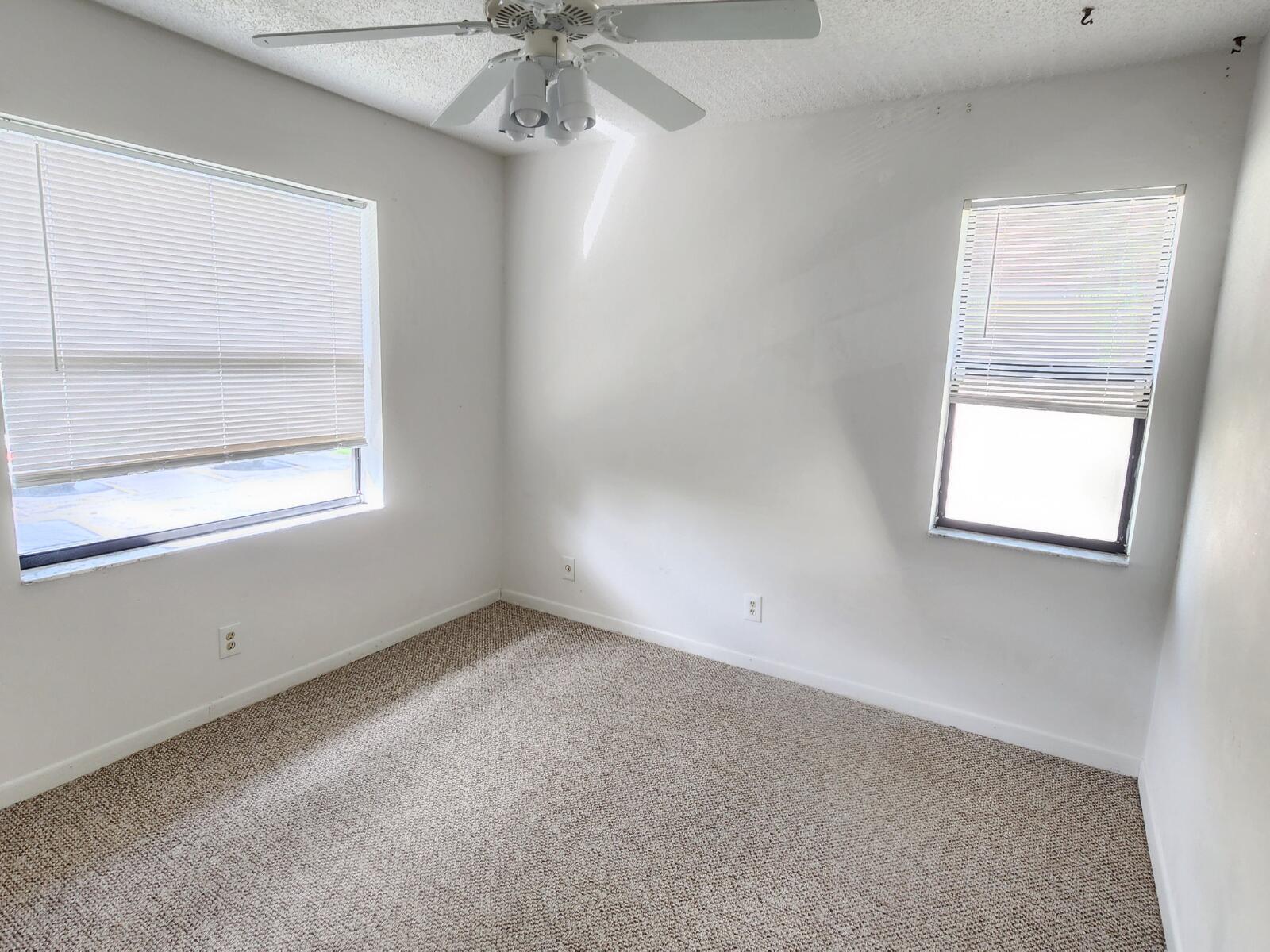 LUCERNE LAKES GOLF COLONY COND - Residential Lease