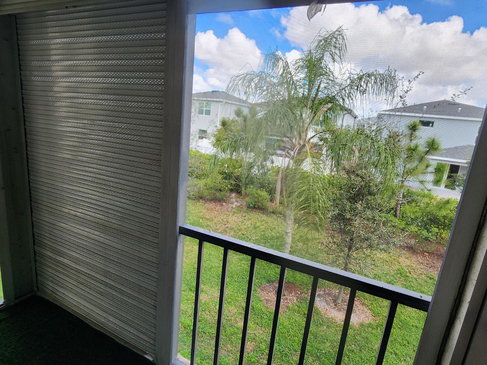 LUCERNE LAKES GOLF COLONY COND - Residential Lease