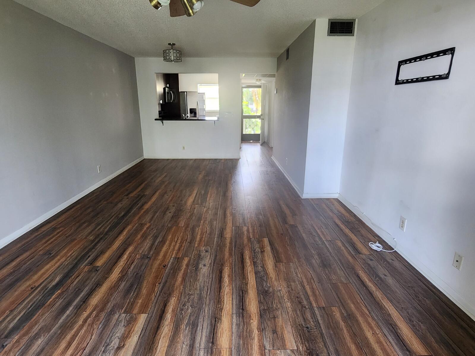 LUCERNE LAKES GOLF COLONY COND - Residential Lease