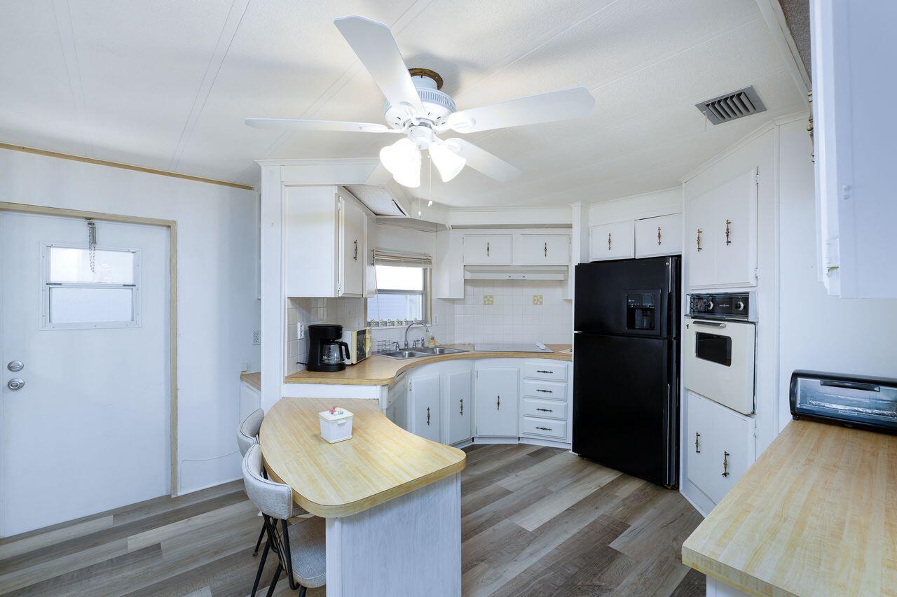 2001 N 83rd Ave Avenue N 1281