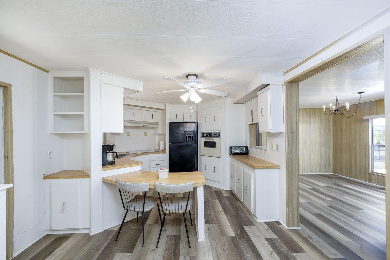 2001 N 83rd Ave Avenue N 1281