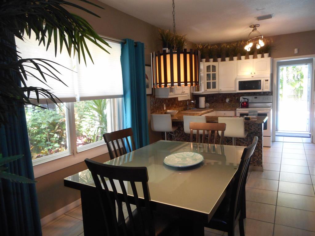 COLONIAL ESTATES - Residential