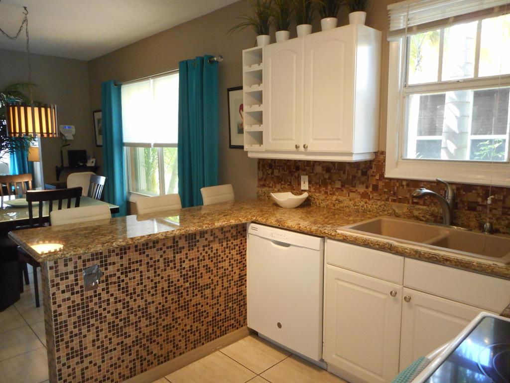 COLONIAL ESTATES - Residential