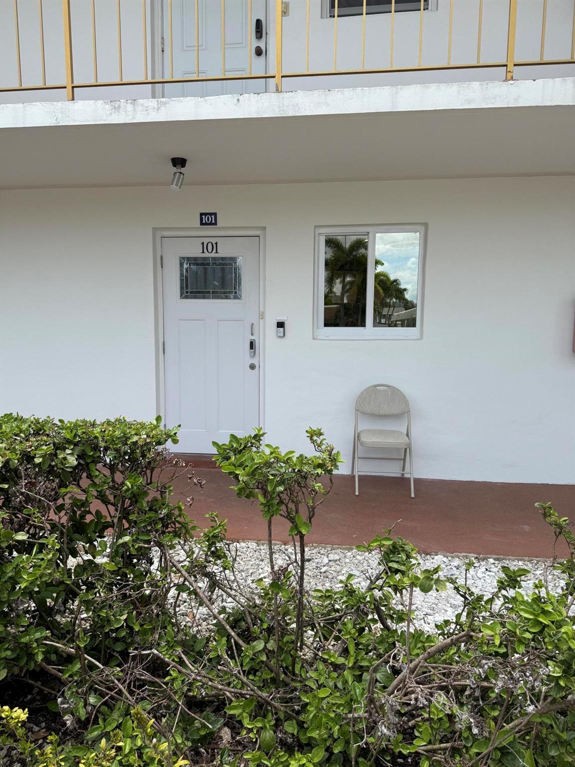 GORGEOUS, FIRST FLOOR LARGE 1224 SQ. FT. UNIT WITH 2 BEDROOMS, 2 BATHS IN THIS 55 PLUS COMMUNITY WITH 12 SWIMMING POOLS. COMPLETELY RENOVATED KITCHEN WITH QUARTZ COUNTER TOPS AND DOUBLE SINKS, TILE THROUGHOUT, LANAI FACING GARDEN, WASHER/ DRYER IN UNIT. THIS COMMUNITY HAS A WONDERFUL CLUBHOUSE WITH TERRIFIC SHOWS, TENNIS COURTS, FITNESS CENTER, MEDICAL UNIT, AND PROVIDES MANY TYPES OF CLASSES AND OTHER AMENITIES.IT IS ONLY 10 MINUTES FROM WEST PALM BEACH AIRPORT! A TRUE PARADISE!!