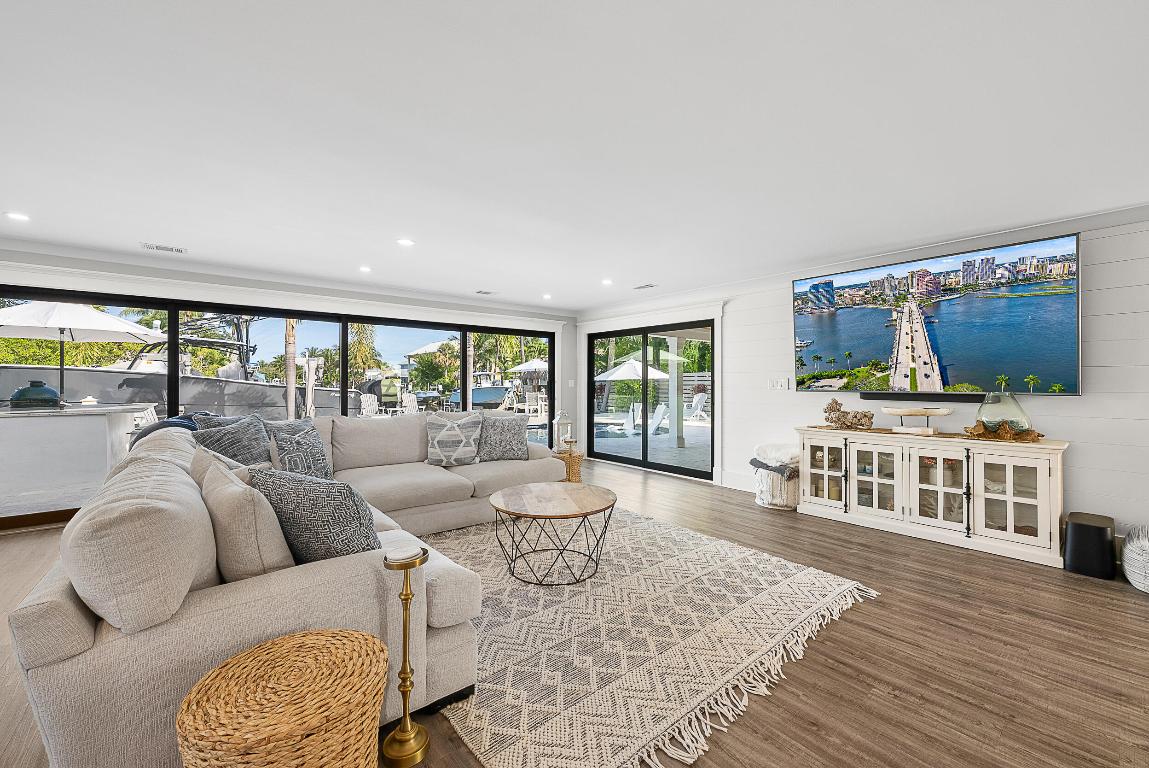 Riverside - Residential Lease