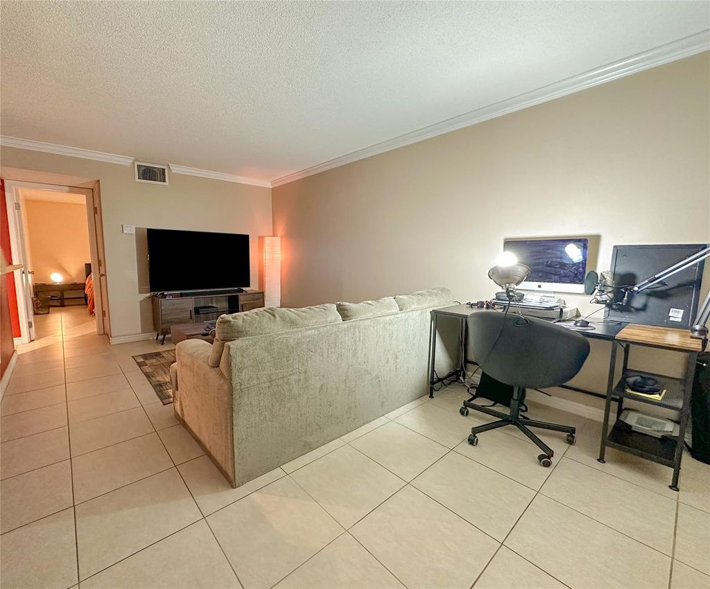 Photo of 1125 NE 16th Place #105, Fort Lauderdale, FL 33305 (MLS # F10551968)