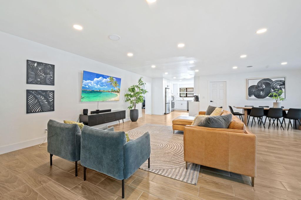 Photo of 5420 Johnson Street, Hollywood, FL 33021 (MLS # B26012428)