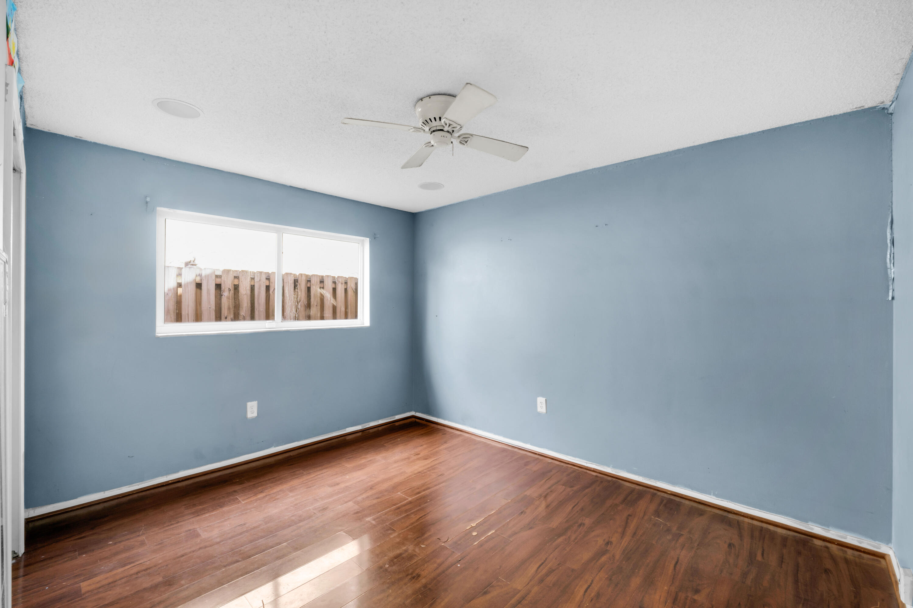 SUNRISE GOLF VILLAGE - Residential