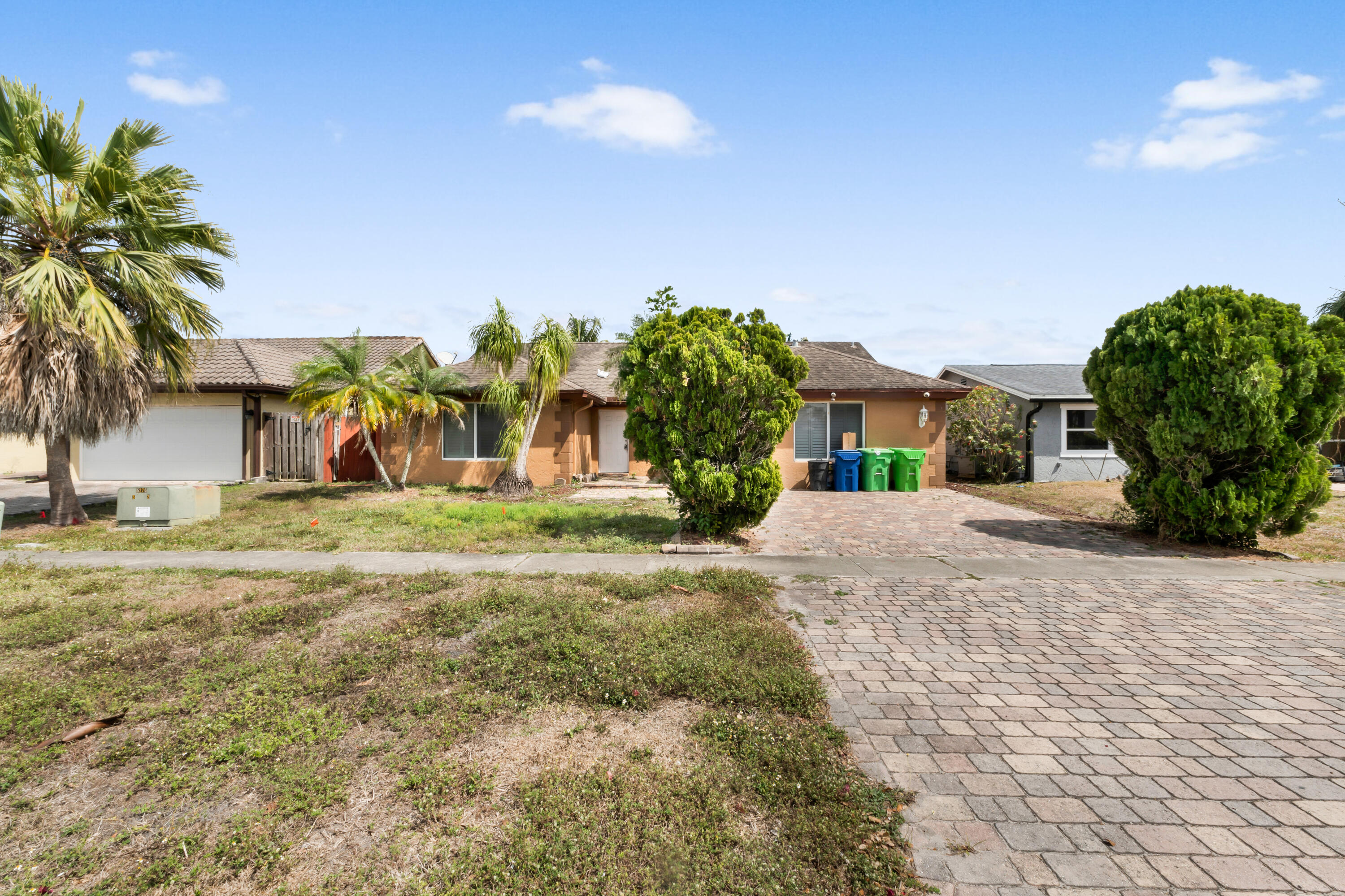 SUNRISE GOLF VILLAGE - Residential