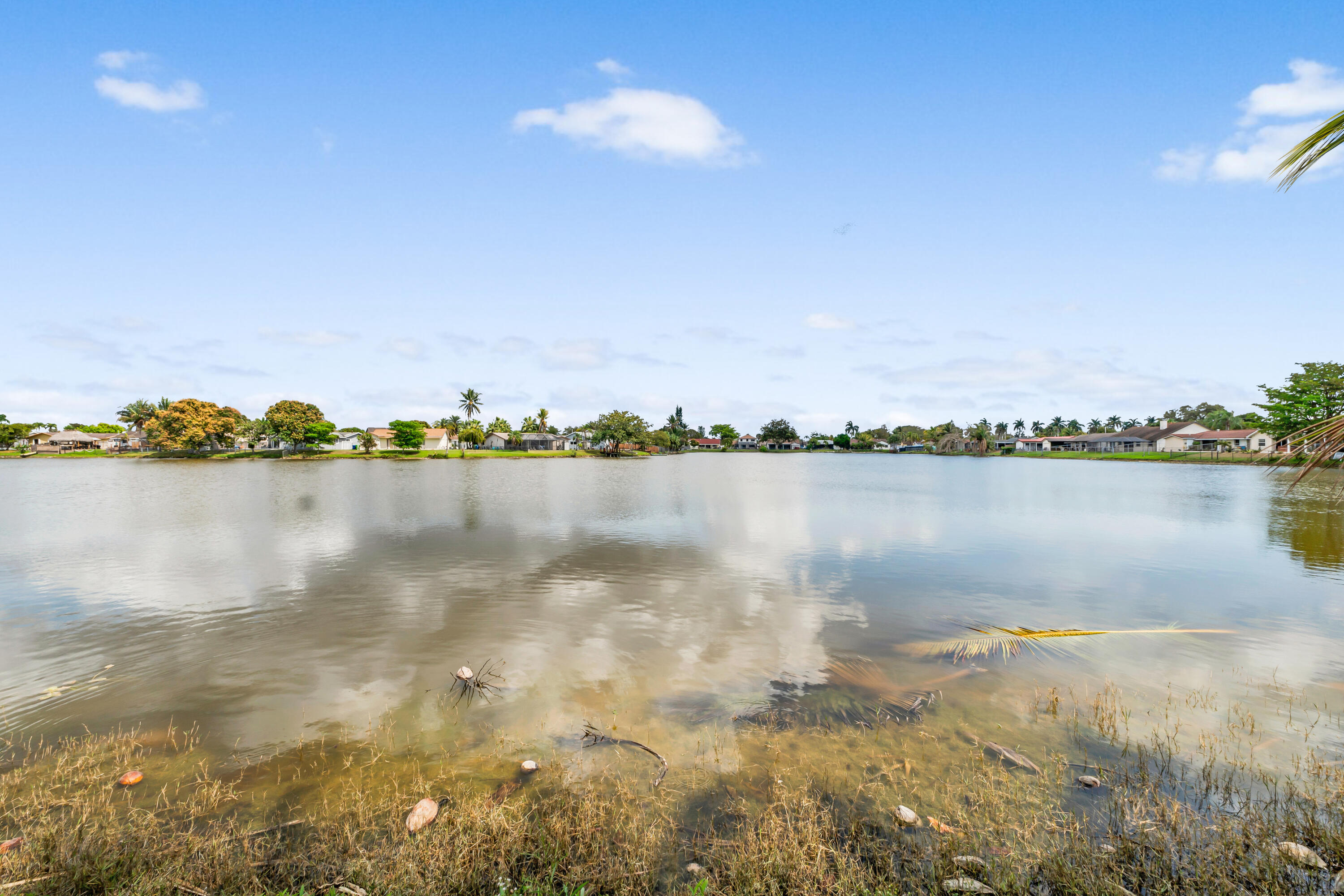 SUNRISE GOLF VILLAGE - Residential