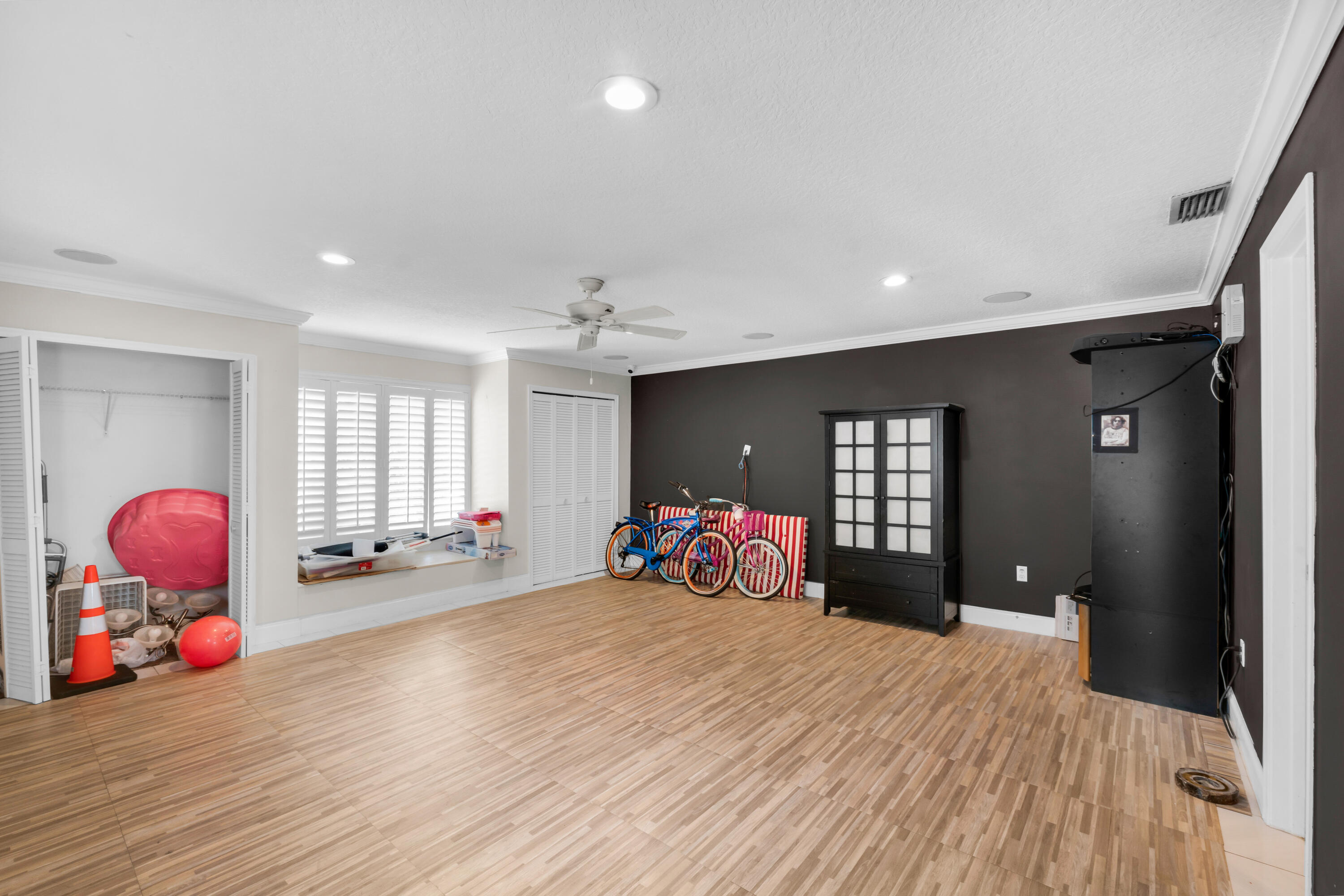 SUNRISE GOLF VILLAGE - Residential