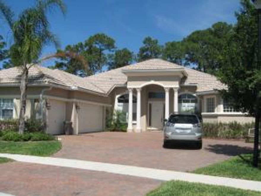 Oakbrooke Estates 4 Den/3/3 on Huge Pie Shaped Lot. Beautifully upgraded home with pool and private preserve views. Between Elem and Middle
School