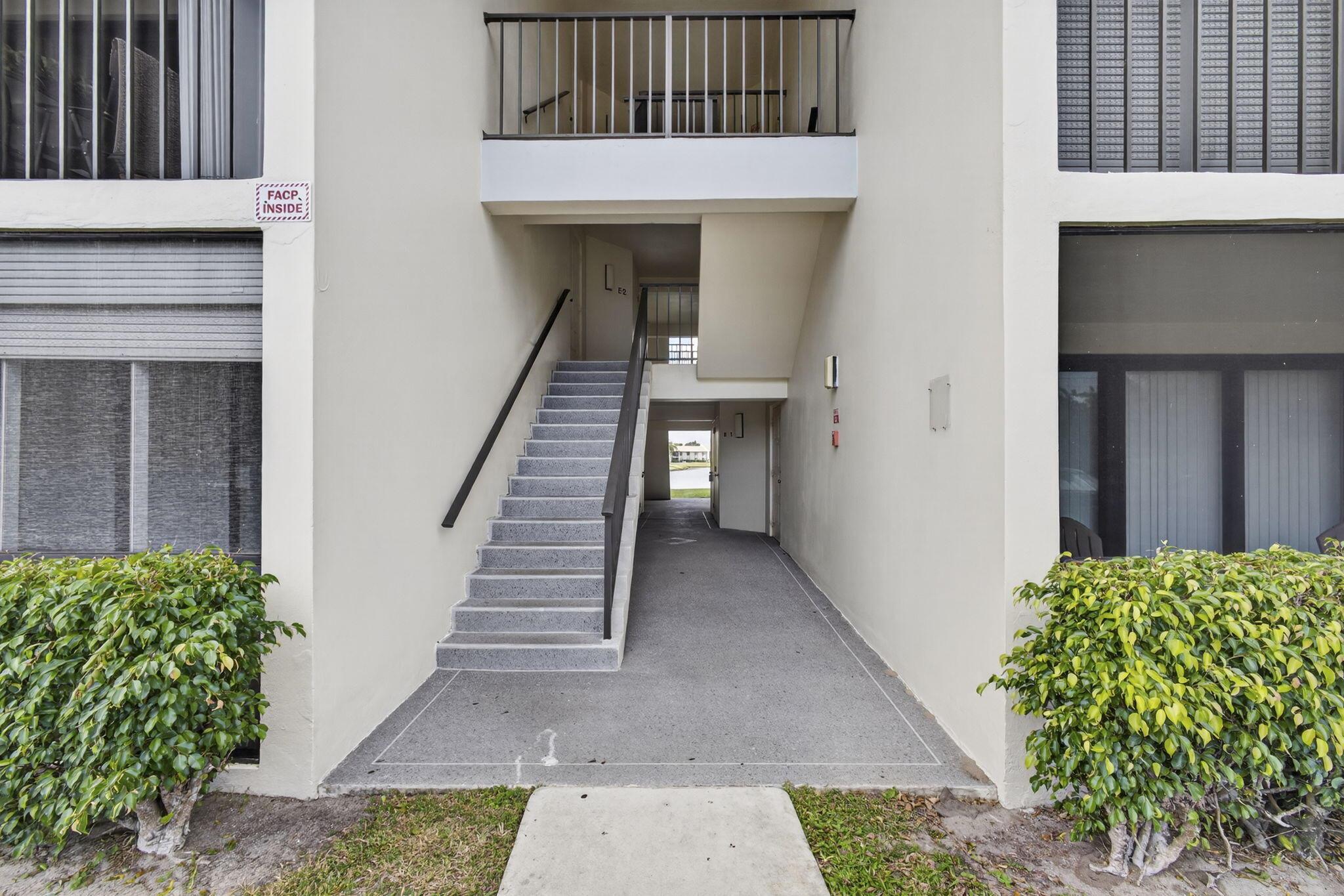 PALM CLUB VILLAGE II COND - Residential Lease