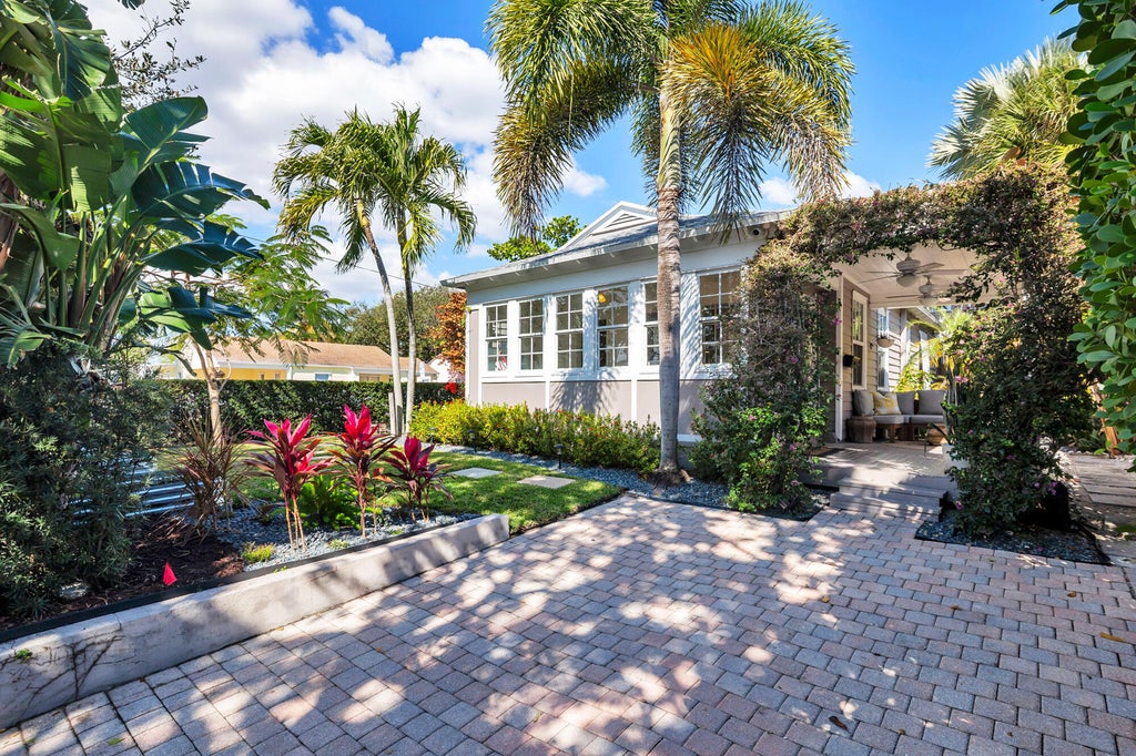 Photo of 859 Sunset Road, West Palm Beach, FL 33401 (MLS # B26091812)
