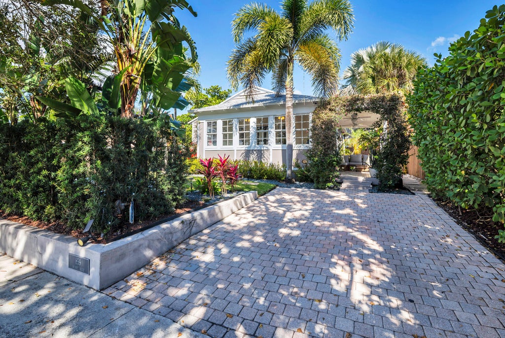 Photo of 859 Sunset Road, West Palm Beach, FL 33401 (MLS # B26091812)