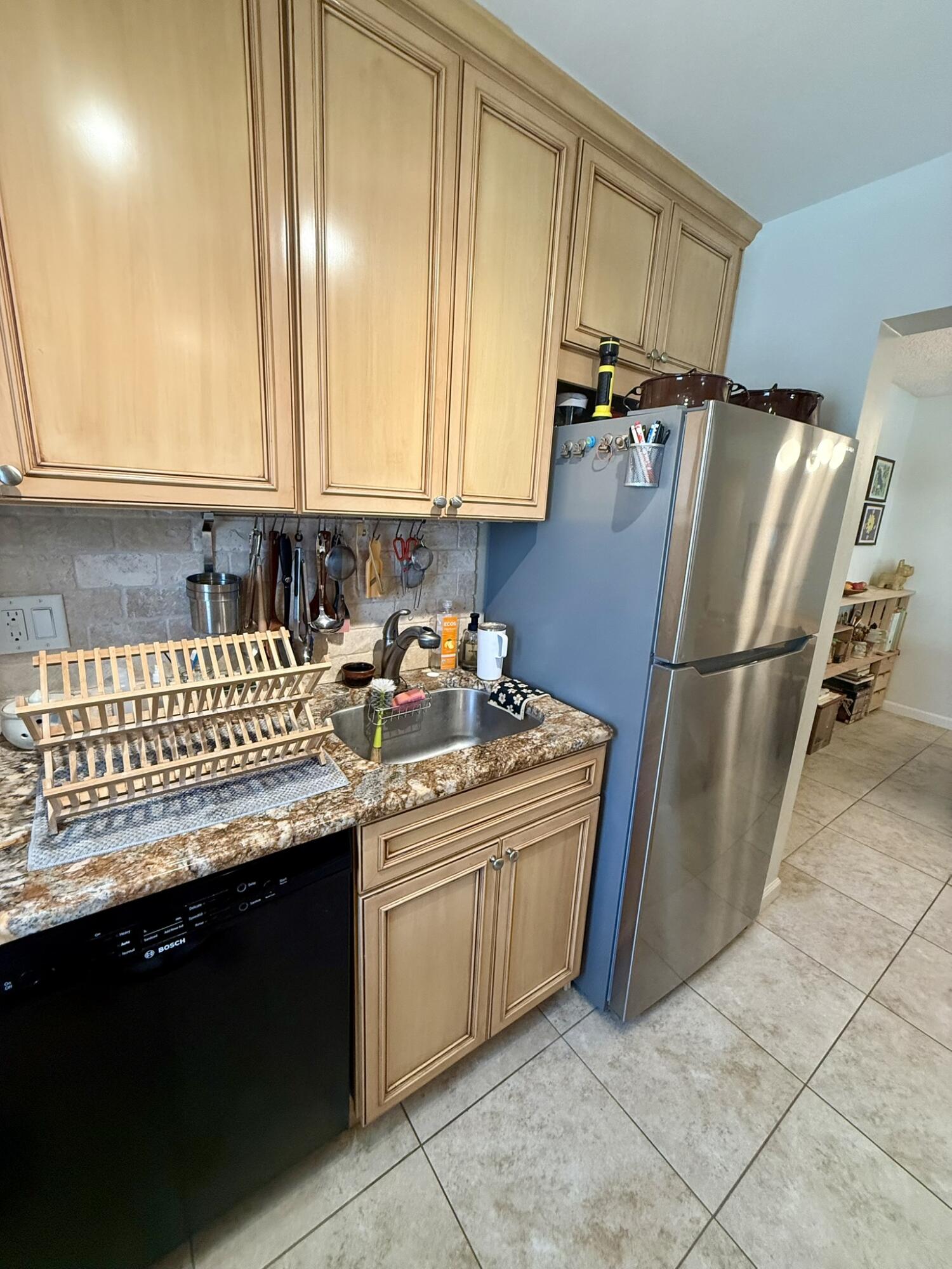 VILLA TOWERS CONDO - Residential Lease