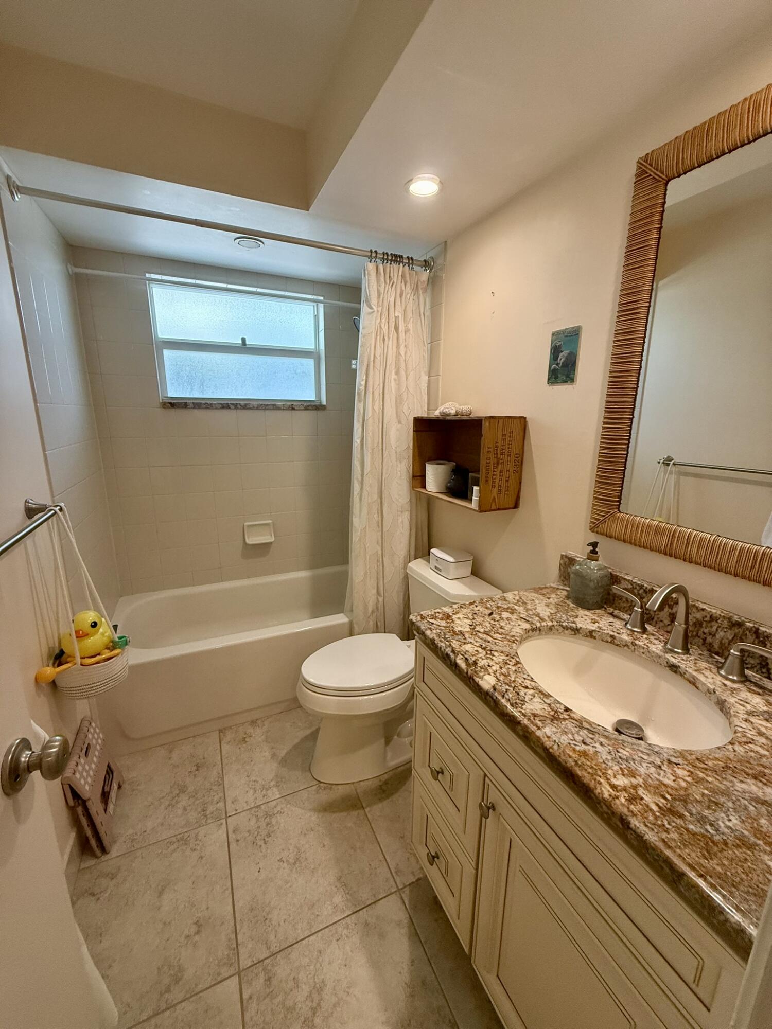 VILLA TOWERS CONDO - Residential Lease