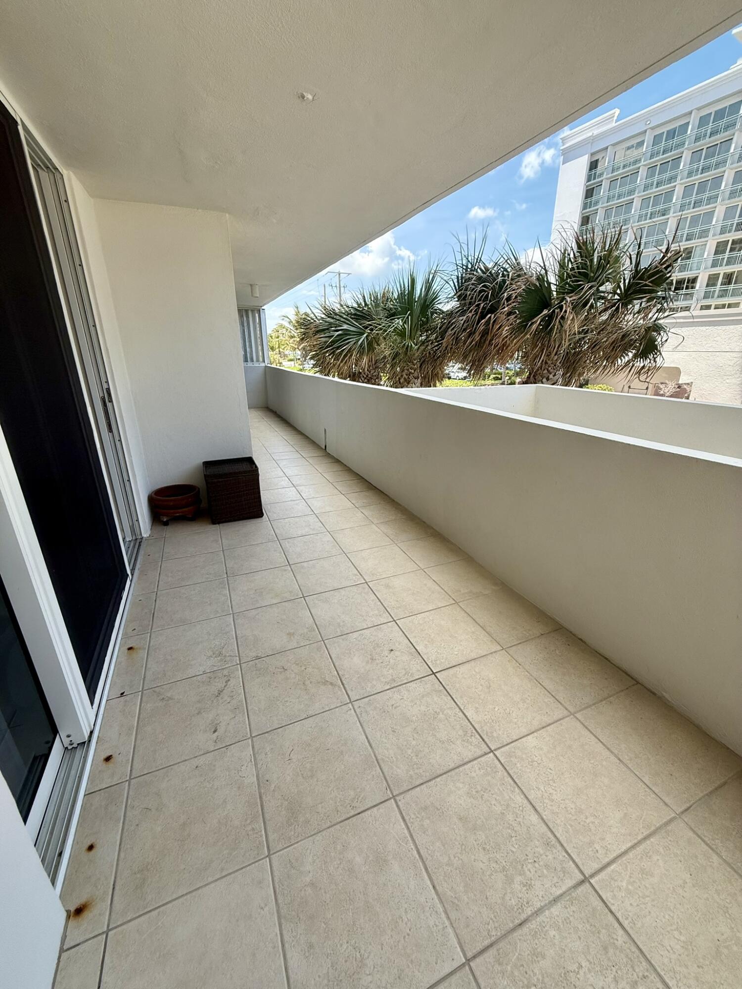 VILLA TOWERS CONDO - Residential Lease