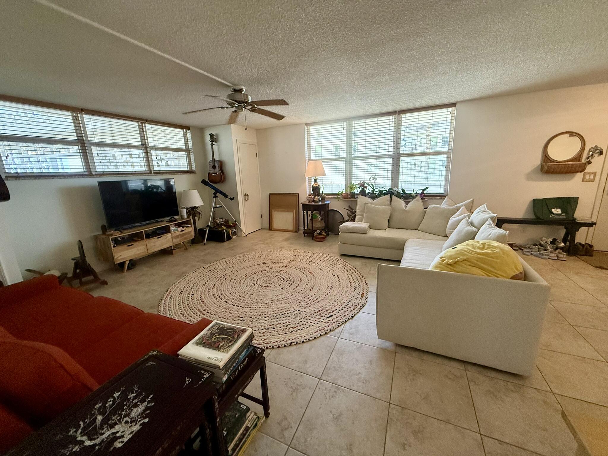 VILLA TOWERS CONDO - Residential Lease