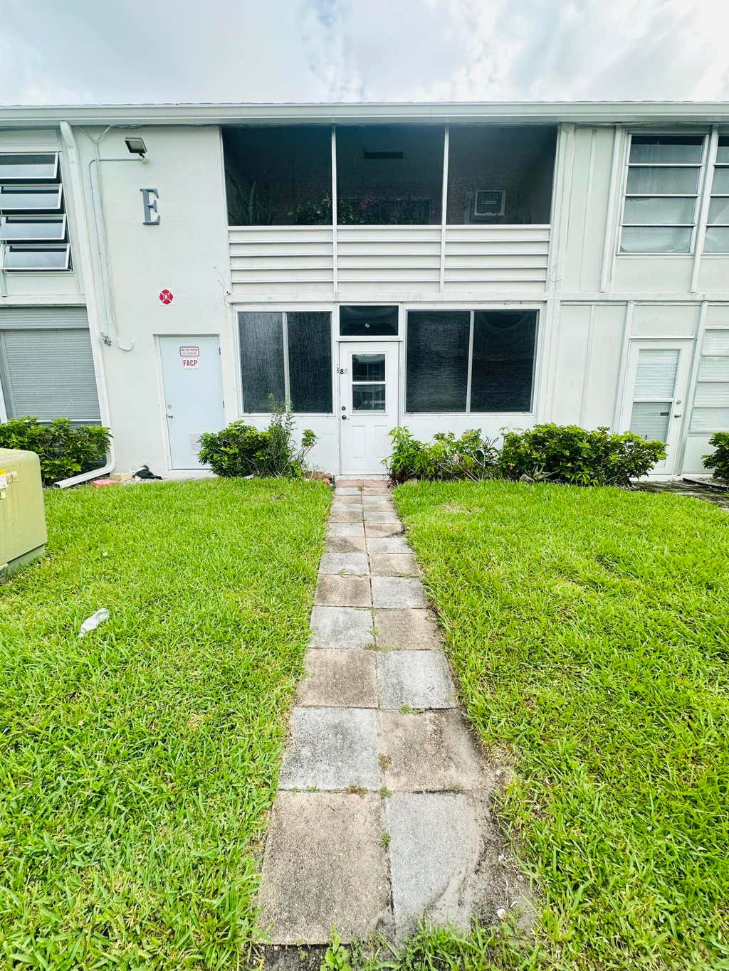 Photo of 86 Markham E, Deerfield Beach, FL 33442 (MLS # B26039350)