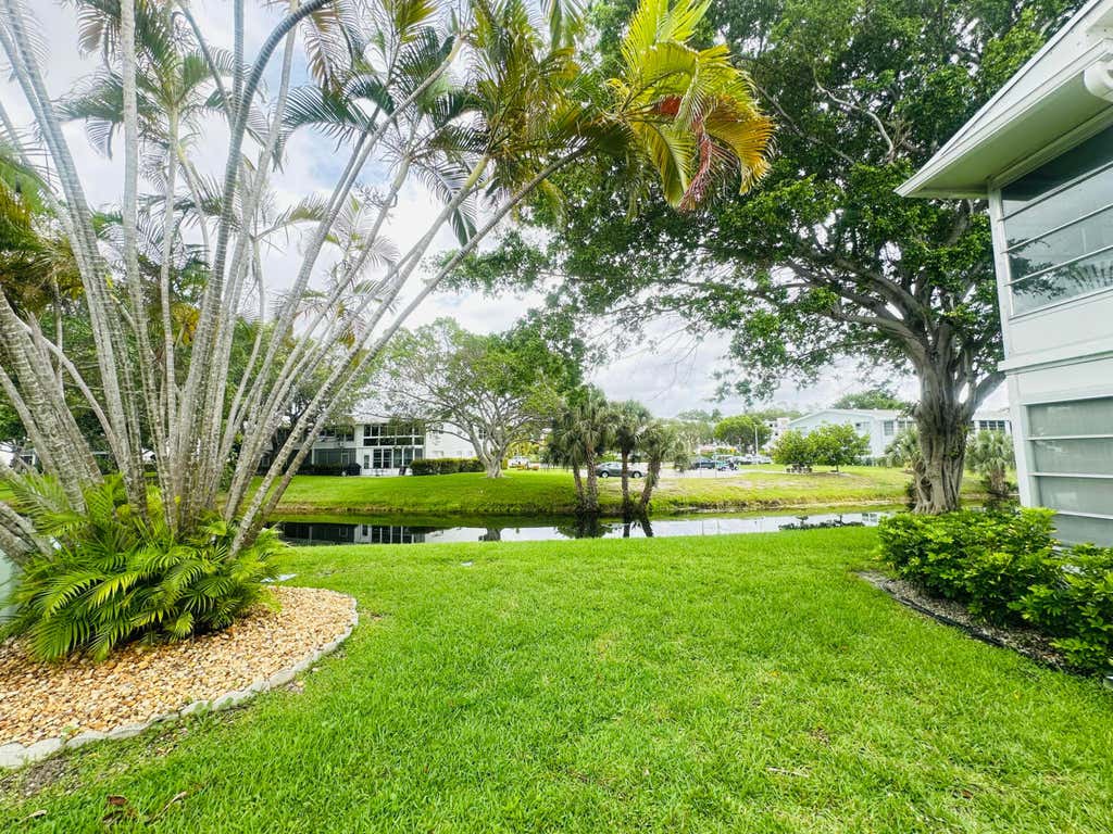 Photo of 86 Markham E, Deerfield Beach, FL 33442 (MLS # B26039350)