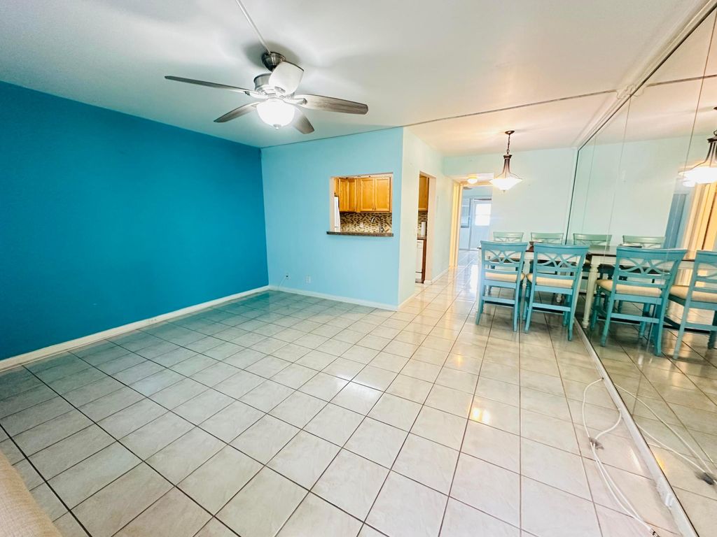 Photo of 86 Markham E, Deerfield Beach, FL 33442 (MLS # B26039350)