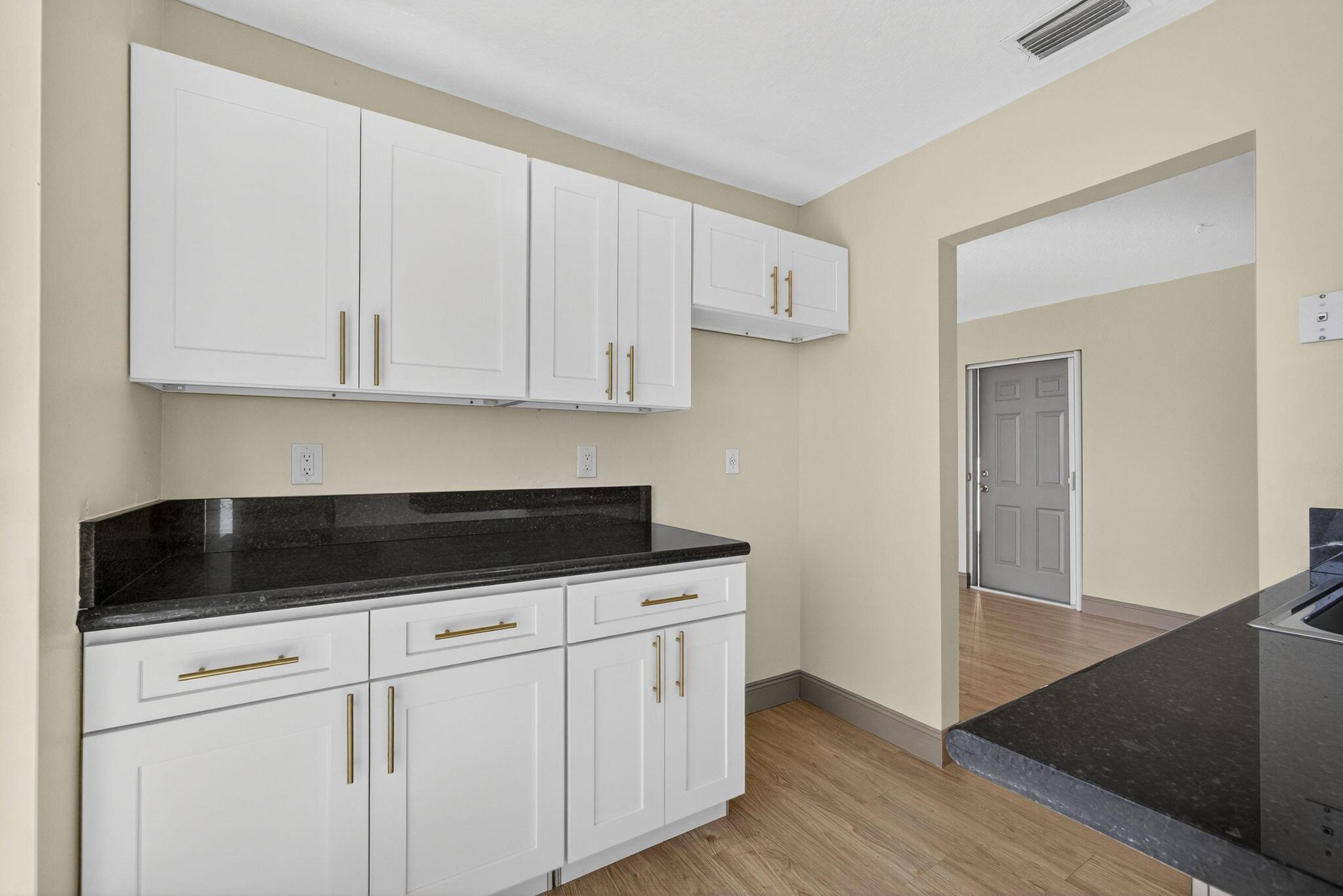 REGENCY MANOR COND DECL F - Residential