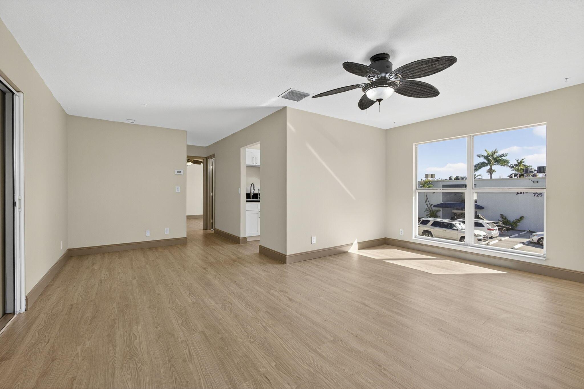 REGENCY MANOR COND DECL F - Residential